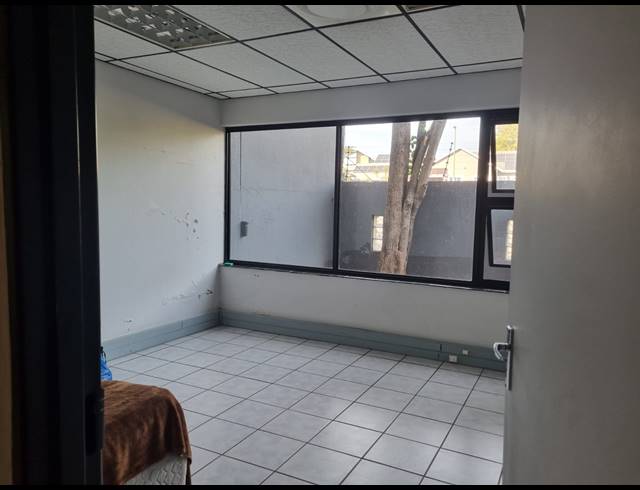 110M² OFFICE TO LET IN SONHEUWEL